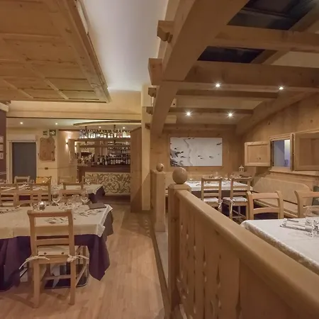 卡普里奥罗酒店 3*